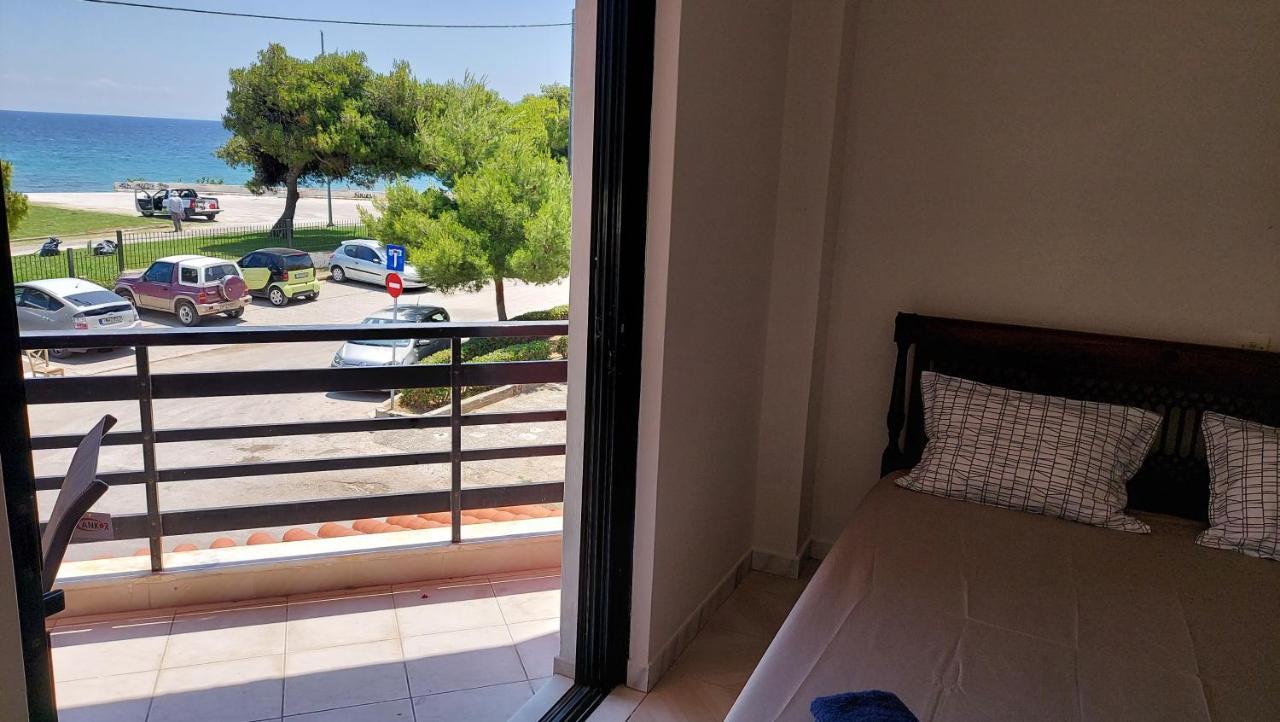 Dolphin 1 Apartment Artemida  Bagian luar foto